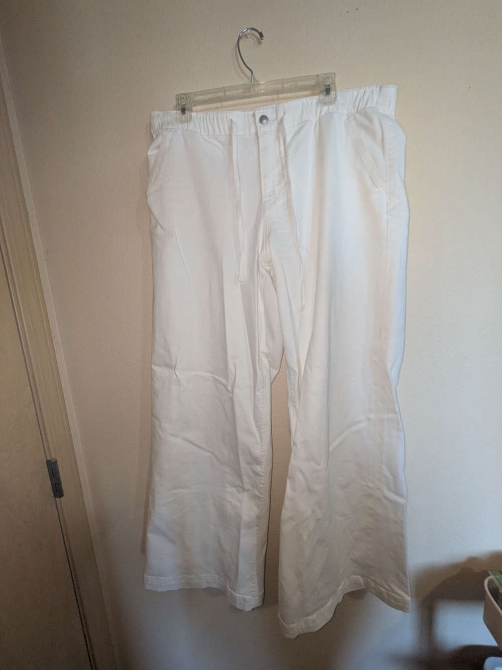 American Eagle Outfitters White Drawstring